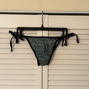 Wayne Side-Tie Bikini